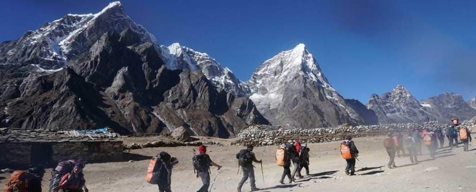 Choose best travel agent to host Nepal trekking