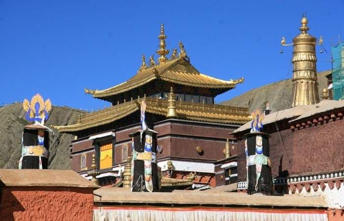 Lhakpa Ri Trekking and Climbing (7045m)